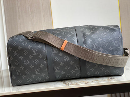 LV Talon Voyager Duffle