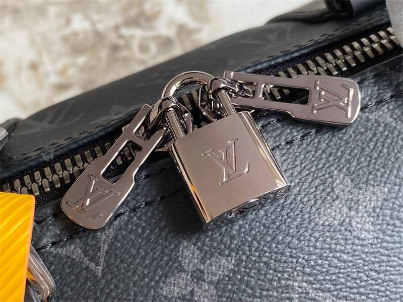 LV Talon Voyager Duffle